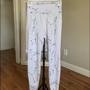 Buff Bunny Marble Leggings - Barely worn